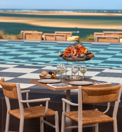 COORNICHE RESTAURANT 8